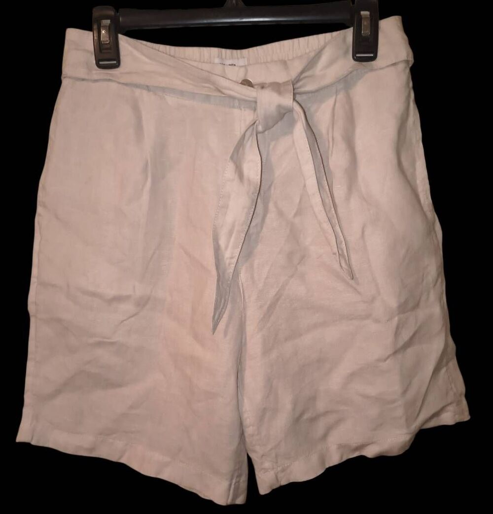 Womens Halston Shorts Attached Belt elastic waist Size Large 7" Inseam White